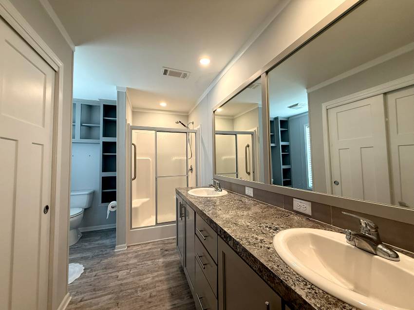 16 Peach Ave a Bradenton, FL Mobile or Manufactured Home for Sale